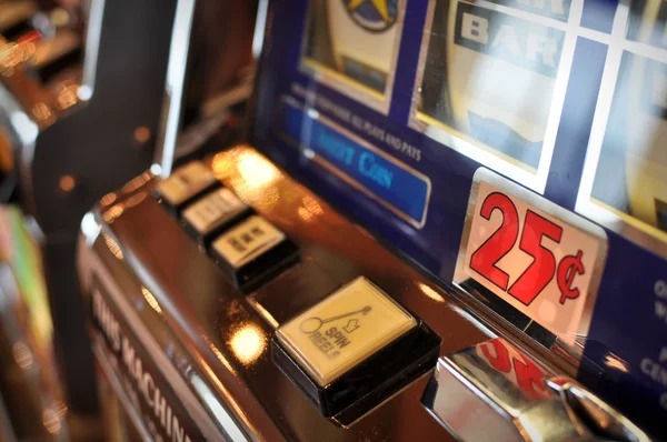 ino777 login platform: live-dealer tables, sportsbook, and slots on mobile